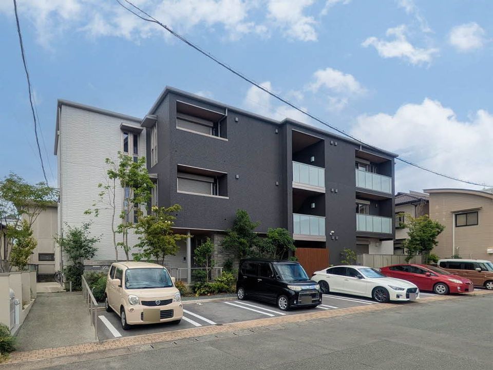シャーメゾンローツェ国府の外観画像