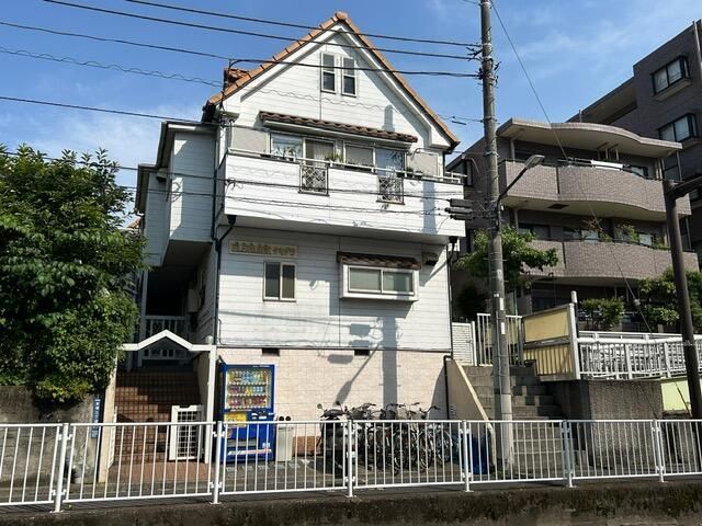 エレガンスタキザワの外観画像