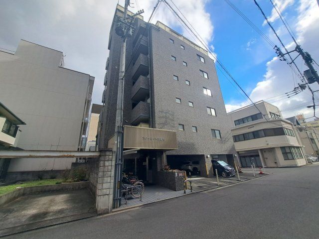 スリーエイト三番町の外観画像
