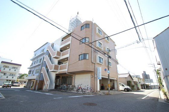 ベル中広の外観画像