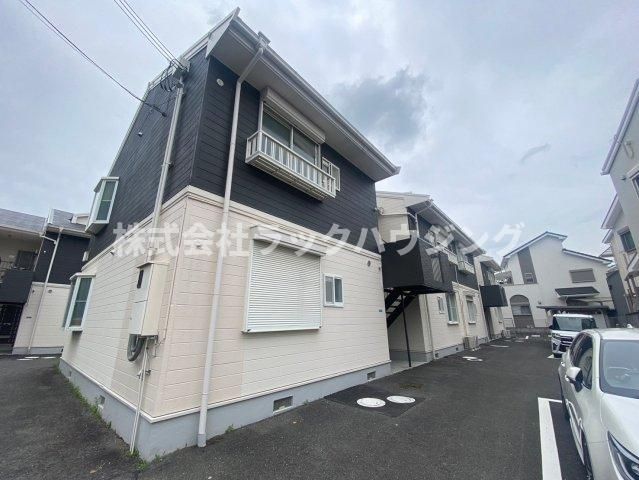 シャトレヴェールA棟B棟の外観画像