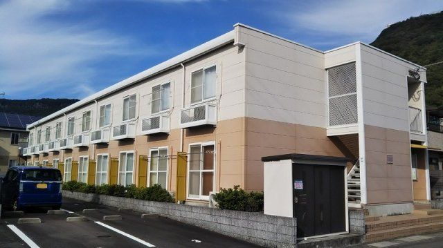 レオパレスニュー屋島の外観画像