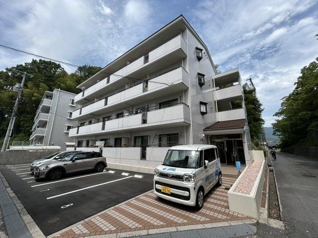 アリアスミナガの外観画像