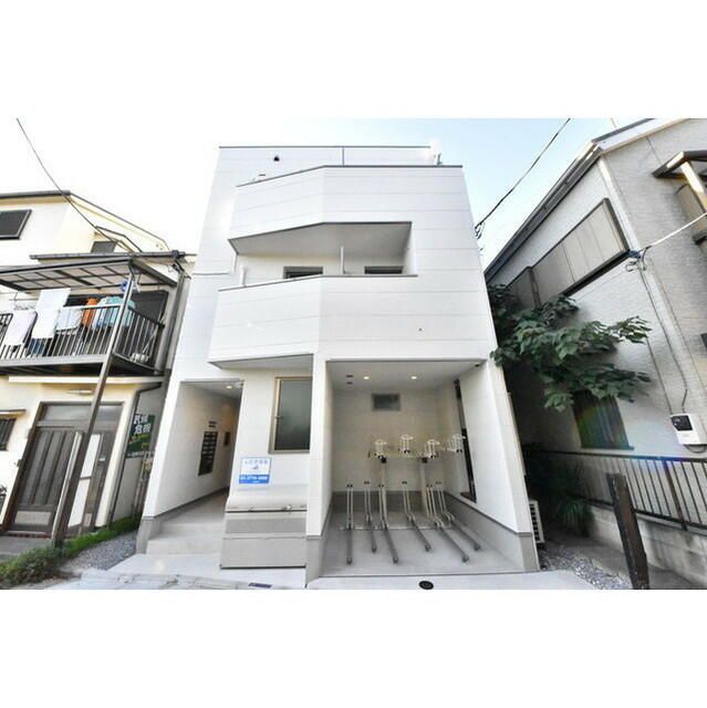 セレブラーレ町屋の外観画像