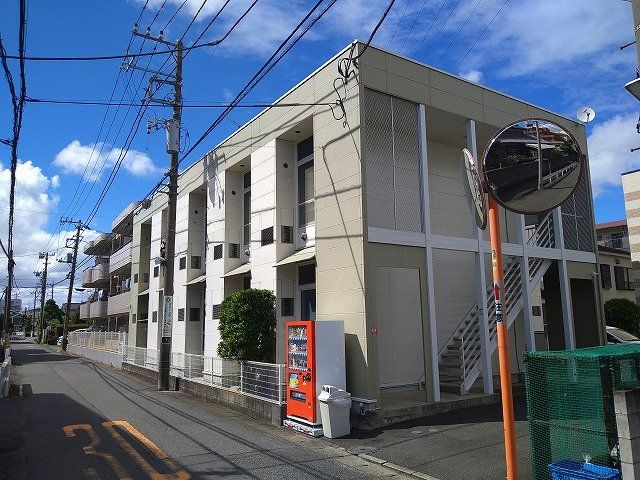 レオパレスシェル・ブラン久地の外観画像
