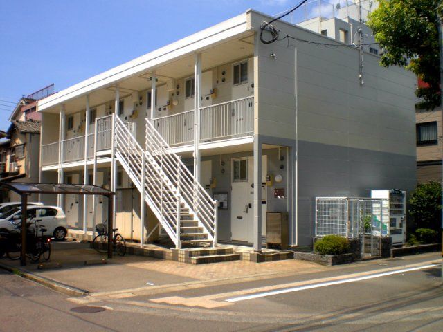 レオパレスロイヤルヒルズ．Mの外観画像