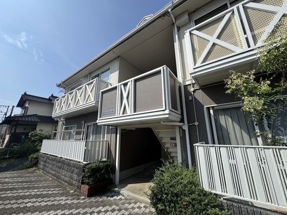 クレセンド楽々園 A棟の外観画像