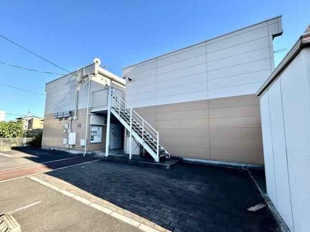 レオパレスpine crestの外観画像