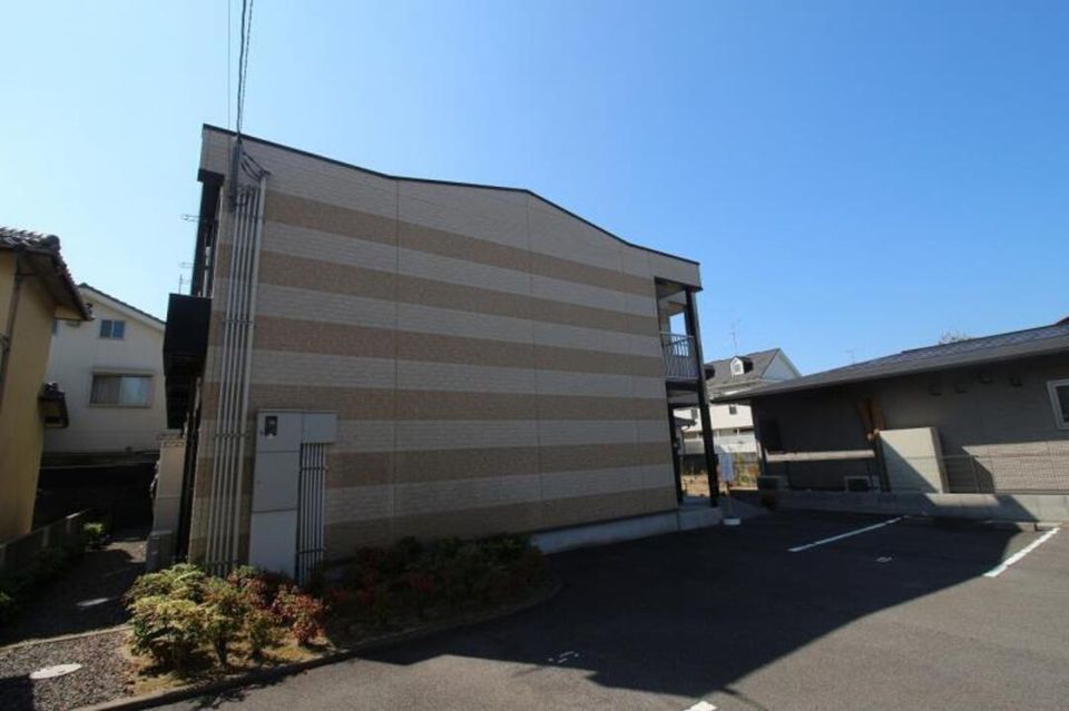 レオパレス平七屋の外観画像