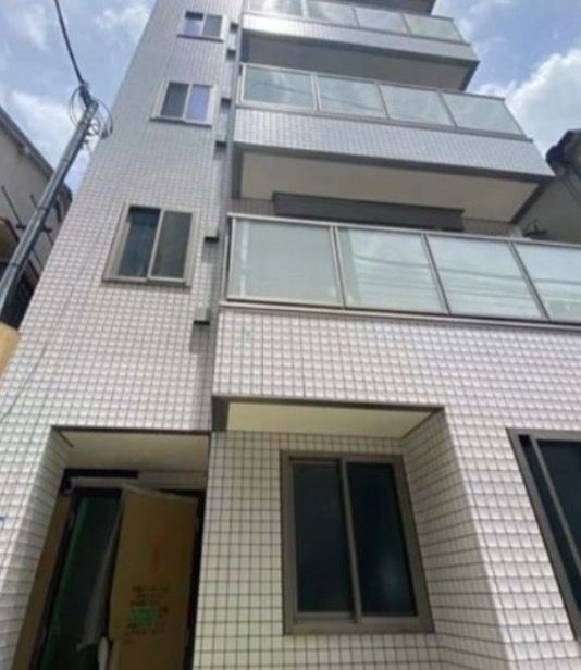 クリスタルビルディングの外観画像
