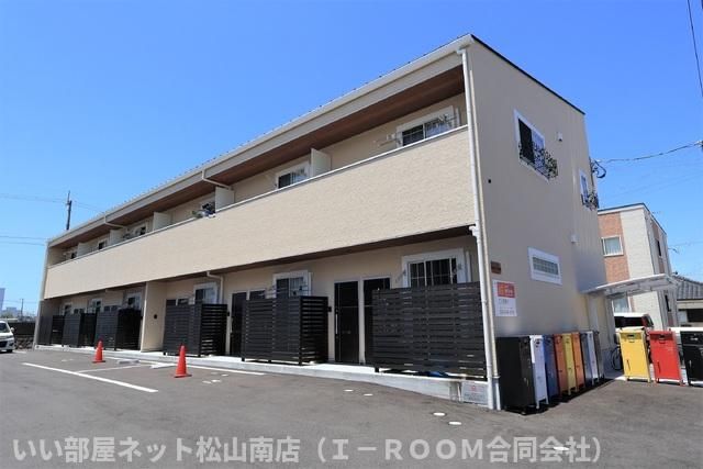 ヴィラ・アンソレイエ下吾川の外観画像