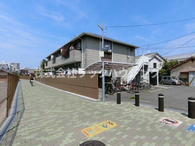 クリスタルハイツの外観画像