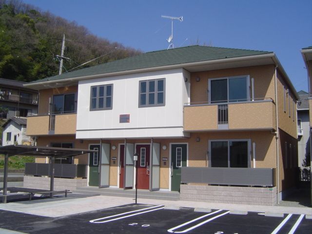スカイハイツ坪生 A棟の外観画像