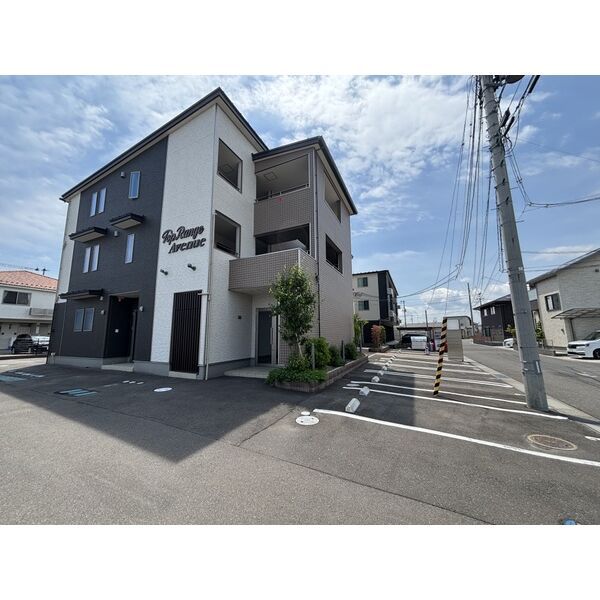 Top Range Avenueの外観画像