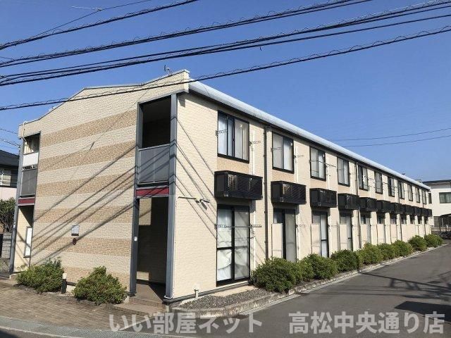 レオパレスステラ三條の外観画像