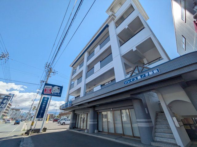 ソレイユ鷹ノ子駅前の外観画像