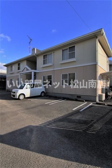 鷹子ハイツ南棟の外観画像