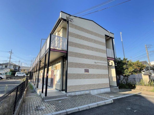 レオパレスブルーレイク唐崎の外観画像