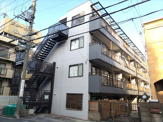 パインズコート弘明寺の外観画像