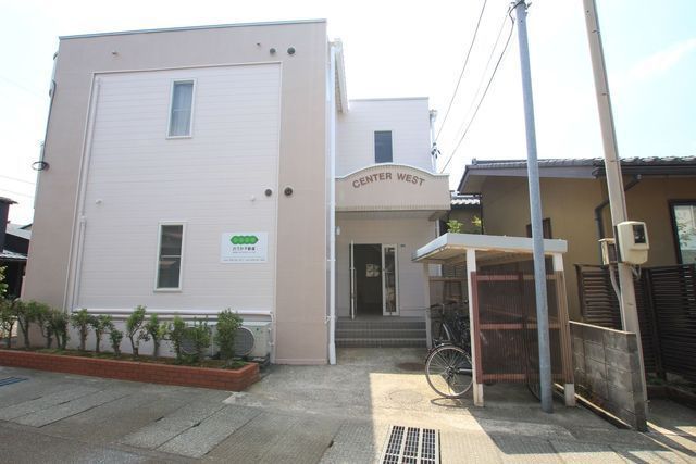 CENTER WESTの外観画像