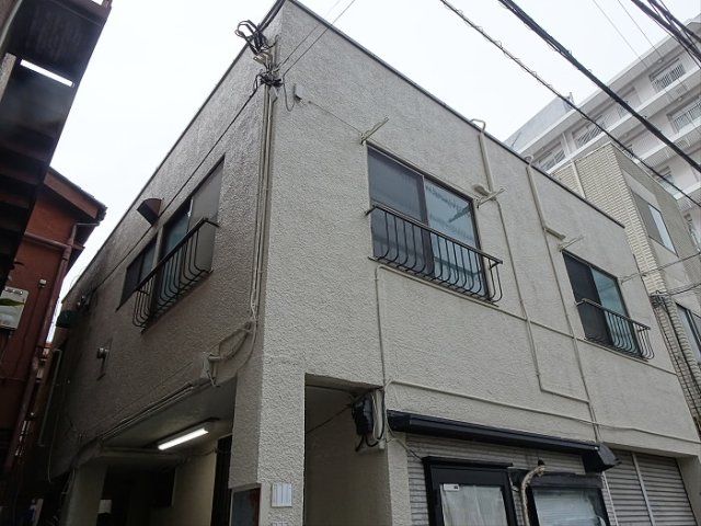 重平ハイツの外観画像