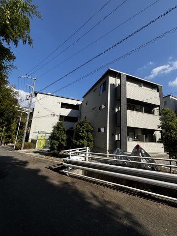 エヌエムサンカンテキャトフC棟の外観画像