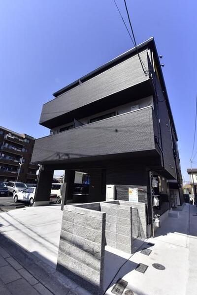 モダンアパートメント枚方三矢町の外観画像