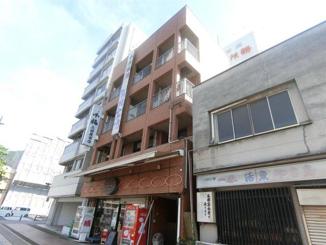 上田ビルの外観画像