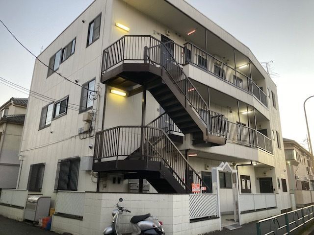 春日マンションの外観画像
