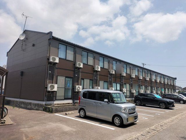 レオパレスビレッジ駅南の外観画像