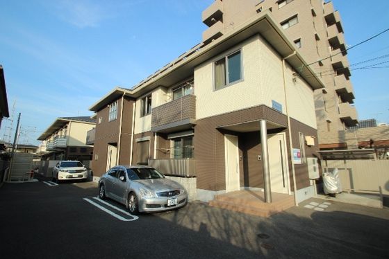 シャーメゾンKOBATAの外観画像