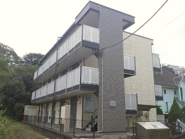 レオパレスイーリスコートの外観画像