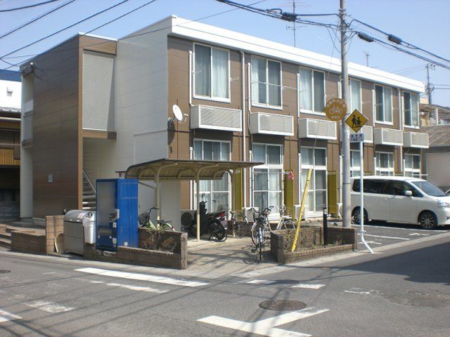 レオパレスクレストの外観画像