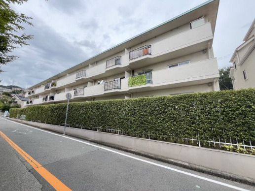 赤塚山ローズハイツの外観画像