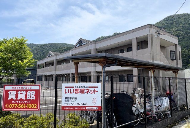 シャルマンハイツの外観画像