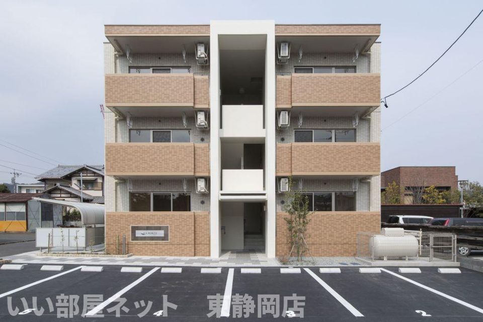 ラ・ポルテの外観画像