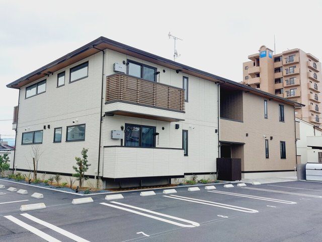 シャルル マリカの外観画像
