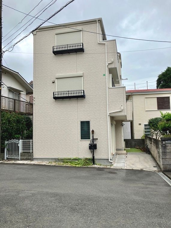 本牧間門戸建の外観画像