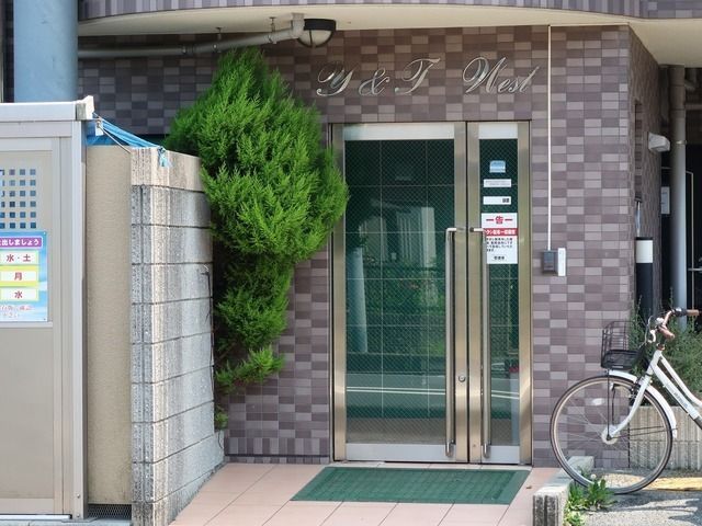 YT Westの外観画像