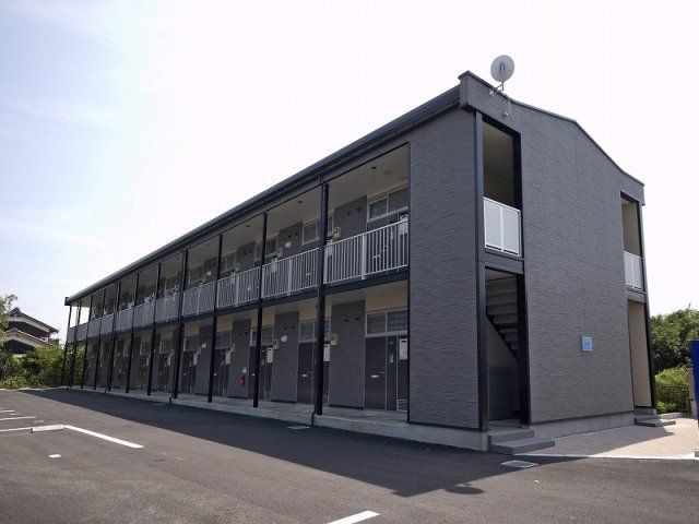 レオパレス南小路の外観画像