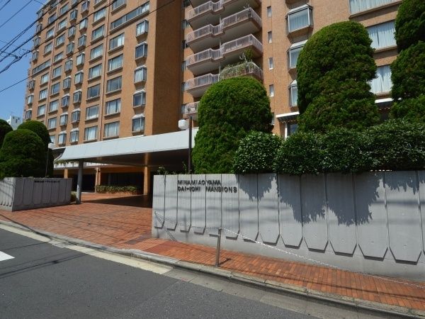 南青山第一マンションズの外観画像
