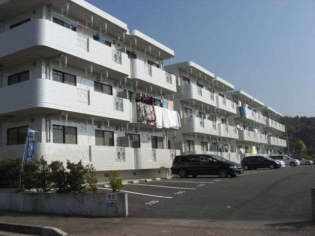 潮彩マンション西棟の外観画像