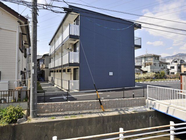 レオパレスダウンフィールドの外観画像