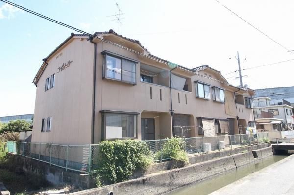 コーポチェリーの外観画像