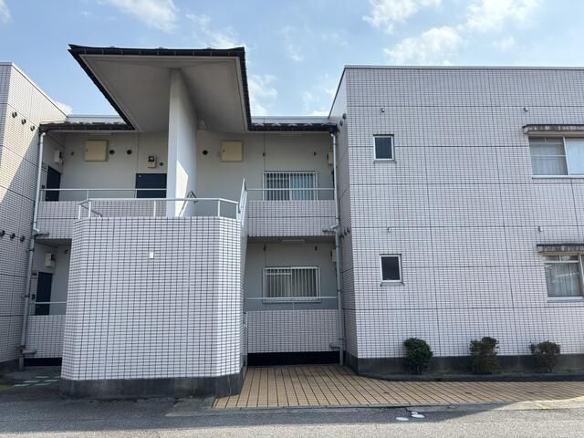 朝菜ハイツの外観画像