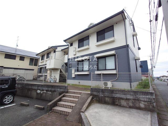メゾンシャトーE棟の外観画像
