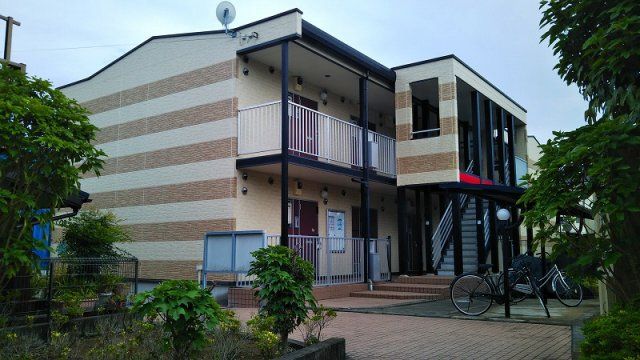 レオパレスWest Placeの外観画像