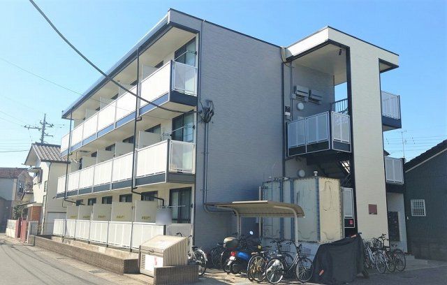 レオパレスカサブランカ柏の外観画像