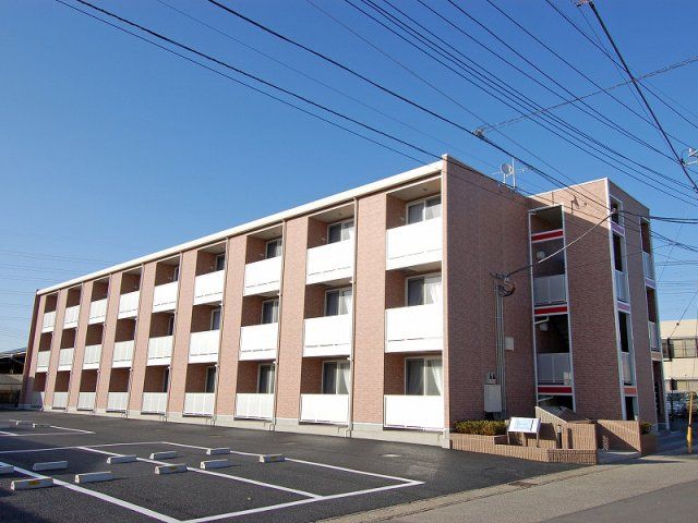 レオパレスボヌールパレの外観画像