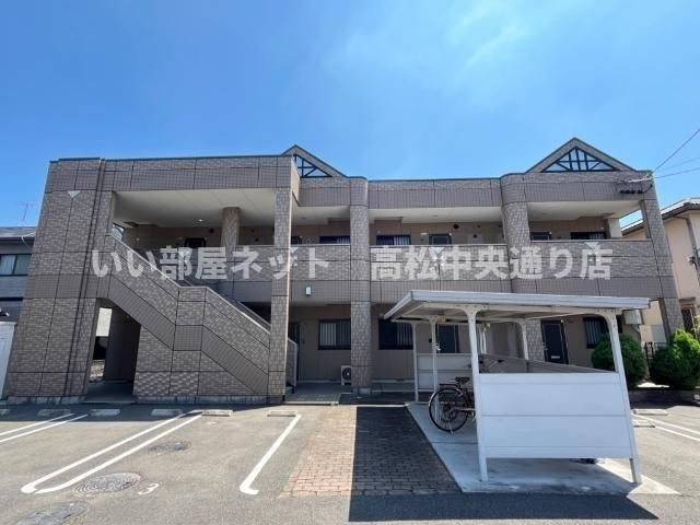 ラティールⅢの外観画像